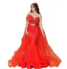 2024 Aso Ebi Árabe Vermelho Sereia Mãe Da Noiva Vestidos Cristais Cetim Noite Prom Festa Formal Aniversário Celebridade Mãe Do Noivo Vestidos Vestido ZJ058