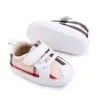 First Walkers Fashion Baby Shoes Blaid مريح ربيع ربيع وتوصيل خريف تسليم الخريف ، حذاء الأمومة DHXQW