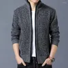 Pulls pour hommes Automne Hiver Mode Harajuku All Match Tricot Cardigan Hommes Solid Tops Lâche Casual Vêtements d'extérieur épais à manches longues Veste A10