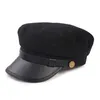 Bollkåpor Navy Cap Pu Leather Brim Copper Buckle Hat British Men and Women Hats Retro Flat Top Student