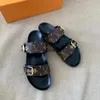 Designer Bom Dia Sandália Chinelo Genuíno Couro Casual Sapato Verão Praia Gladiador Mules Hasp 2024 Nova Mulher Top Quality Flat Slide Luxury Sliders Sandale