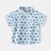 夏の韓国人の子供の男の子Tシャツ綿漫画車プリントベビーシャツをターンダウンカジュアル幼児240122