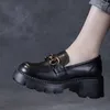 Geklede schoenen Dames in de uitverkoop 2024 Merk Slip Damespumps Herfst Ronde Neus Effen Metalen Decoratie Platform Waterbestendig Dagelijks Loafers