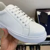 Neue formelle Herren-Boardschuhe des Luxus-Modedesigners, kleine weiße Schuhe, farbiges Kalbsleder, leichte Schnürung, Low-Top-Schuhe 5-10 US 2024