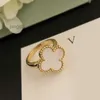 Дизайнерское кольцо Van Clover Ring Cleef Четырехлистное кольцо клевера 2024 Модные ювелирные изделия Дизайнерское кольцо Van Clove Кольца Женские кольца Четырехлистное кольцо Перламутровый цветок Long Las