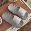 Slippers C-46 مصنع Soft-soled للنساء العرق في المنزل السميك اللزاتون اللذين لا ينزلون بالجملة