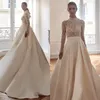 Milla Nova Une Ligne Robes De Mariée pour la mariée Col Haut Perles Robe De Mariée Manches Longues Couvertes Perles Dos Robes De Mariée Designer Balayage Train