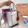 Perry fibbia magnetica apertura e chiusura tracolla regolabile staccabile borsa tote in pelle goffrata shopping borsa a tracolla da donna arancione e rosa.