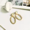 Dingle örhängen Davini minimalistisk gyllene oregelbunden droppe koreansk elegant stor cirkel för kvinnliga kvinnliga modesmycken MG188