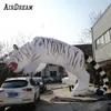 wholesale Alta calidad 10 ml (33 pies) con soplador Animales de tigre blanco feroces inflables gigantes hechos a medida para publicidad en zoológicos