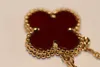 2024 Classic Four Leaf Clover Halsband hängsmoder Mor-of-Pearl Rostfritt stål pläterat 18K för Girl Valentine's Mors dag engagemangsmycken-Gift grossist Q2