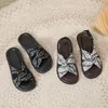 Zapatillas Zapatos de playa Mujeres 2024 Verano Versión coreana de Ins Trendy Bow Sandalias casuales Tamaño grande