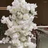 Dekorativa blommor Bröllop Silk Flower Ball White Roses Cherry Blossom Window Decoration In Bakgrund Shopping Mall Exhibition Halls