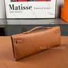 Alle handgefertigten Designer -Kupplungsbeutel mit importiertem EPSOM, Swift Gold, um ein Bankett -Essential -Handtaschen -Brieftasche zu erstellen