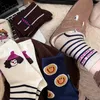 Frauen Socken Koreanische Casual Farbe Weibliche Herbst Und Winter Ins Nische Gestreiften Mid-rohr Täglichen Tragen Baumwolle