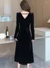 Casual Dresses Autumn Winter Black Velevet Pleated Bodycn V-Neck Maxi Dress 2024 Korean Vintage Hepburn Prom Women Elegant Luxury