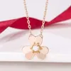 24SS Designer Van Clef Bracelet Vcas Fanjia Lucky Clover Collier Femme Plaqué Or Épais 18 Carats Or Rose Mini Grands Pétales Chaîne De Clavicule Minimaliste i