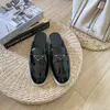 10A sandales de créateur femmes petits pieds sandales talons plats fête mariage bout rond Triangle chaussures en cuir 35-44 cm