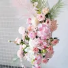 Dekorativa blommor konstgjorda blomsterrad hängande blommig bröllopsfest bakgrund bågdekor rosa rosgrön växt väg bly gångboll rekvisita