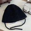 Berets Herbst und Winter Elegante vielseitige Eimer Hut Frauen Ins einfache warme Gehörschutz Strickmütze Kuppel Temperament Becken Hüte