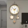 Horloges murales Grande horloge numérique avec de grands chiffres en métal Quartz silencieux Alarme d'art moderne pour le salon de bureau