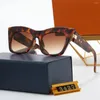 النظارات الشمسية الكلاسيكية Cat Eye Women Men Designer Sexy Small Cateye Sun Glasses للسيدات Goggles UV400