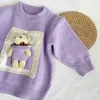 2023 Höst i barn Baby Girls Full Sleeve Patch Ruched 3D Bear Doll Sticked Top tröja Barn söta bottenkläder 240124