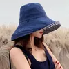 Berets Canvas Bucket Hat Womens Reversível Algodão Floppy Dobrável Xadrez Praia Sun Protetor Caps Senhoras Grande Aba Larga