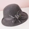 Berets H726 Mulheres Outono Inverno Fedoras Chapéu Elegante Moda Curto Borda Curling Coreano Cap Lady Fio Decoração Lã Sentiu Chapéus