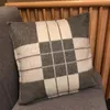 مصمم الأسلوب الأوروبي والأميركي الفاخر H Pillowcase Cashmere Wool Cushion Coushion ، وسادة مزخرفة للأريكة ، وغرفة المعيشة المكتبية