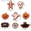 Etiketter Taggar 50st Halloween Presenttaggar med hampa strängar Pumpkin Ghost Papperskort Behandla godispåsar Hang Tag Labels Halloween Party Supplies Q240217