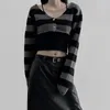 Damen T-Shirts 2024 Vintage Street Style Super Kurzer gestreifter Pullover Strickjacke Frauen Casual Button Up Strickjacke Koreanische Mode