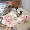 Baskets enfants 2024 printemps automne nouvelles filles chaussures décontractées avec nœuds Version coréenne de la mode enfants chaussures de sport semelles souples antidérapantes pour bébé fille sport enfant en bas âge chaussure