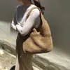 Axelväskor 2023 mode rotting kvinnor wikcer vävda kvinnliga handväskor stor kapacitet sommar strandstrå casual tote pursesh24217