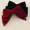 Grampos de cabelo Outono e Inverno Mulheres Borboleta Bowknot Clip Red Velvet Fabric Headwear