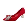 Scarpe eleganti Elegante papillon strass da sposa donna rosso gregge scarpe basse con tacco sottile donna scarpe a punta tacchi alti da sposa 2024