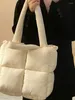 イブニングバッグ女性のためのソリッドカラーハンドバッグ2024韓国のカジュアルショルダーバッグタイド通勤パフソフトパッド入り枕ビッグトートパック