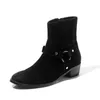 Botas masculinas de couro camurça marrom/preto, correntes com fivela, salto empilhado, zíper lateral, botas da moda masculinas