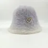 Berets 2024 Gradient Color Love Fashion Fair Cap Cap Kobiet Kobiet Mała Dekoracja garnka Pluszowa trend rybakowy