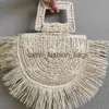 TOTES半円形のムーンバッグ台形ハンドルフラワー刺繍ハンドバッグ竹のラタン紙混合手織りタッセルStrawh24217