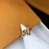 Designer di Parigi Anelli d'oro Moderno ed elegante Splendido anello nuziale con diamanti Moda Donna Accessori gioielli con scatola Borsa per la polvere louiselies vittonlies