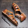 Sandaler Affärsmannen Cowhide Woven Summer Leather Läder Mäns romerska spännband Fiskare andas high-end strandskor