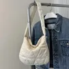 Kvällspåsar Kvinnor quiltad axelväska Padding Puffer Bubble Tote Soft Pleatd Satchel Purse Casual Cloud Hobo Pouch Down Cotton Bolsa