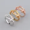 Koreanische Mode Hufeisen Schnalle Set mit Zirkon Hohl Armband Vielseitige frauen Licht Luxus Armreif Großhandel Valentinstag Geschenk