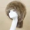 قبعة قش من جلد فاكس مع أعلى مستديرة وحماية سميكة في فصل الشتاء في فصل الشتاء