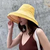 Berets Canvas Bucket Hat Womens Reversível Algodão Floppy Dobrável Xadrez Praia Sun Protetor Caps Senhoras Grande Aba Larga