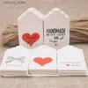 Etiketter Taggar 5*3cm DIY MADE MED LOVE WEDDAY TAG CARD SCALLOP HJÄRPFORMA VALENTINE DAGAR Present /Crafts /Bakery /Candy Tag Label 100opc /Lot Q240217