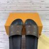 2024 Nouveau classique Waterfront Slipper Summer Outdoor Femmes Plage Caoutchouc Sandal Luxurys Designer Mules Sandale Chaussures Casual Mens Slides Voyage Piscine Sliders avec boîte