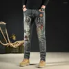 Mężczyzny dżinsy kowbojskie z otworami ciasne spodnie rurowe Slim Fit chude złamane haft graficzna retro luksus rozerwany
