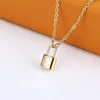 2024Colliers de bijoux de créateurs femmes pendentif en argent collier pour hommes pendentifs pour femmes chaînes pour dames bijoux de luxe accessoires pour petite amie en grosQ11